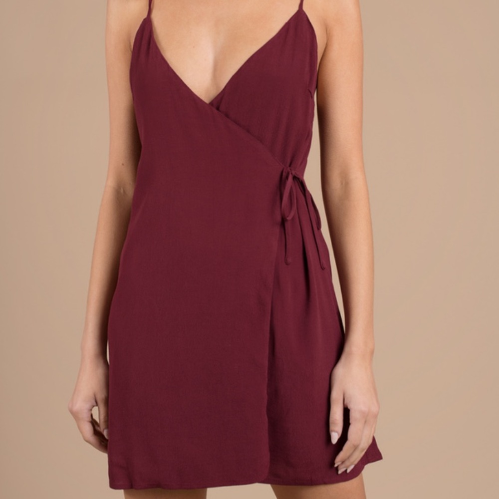 TOBI deep-v wrap shift dress in wine